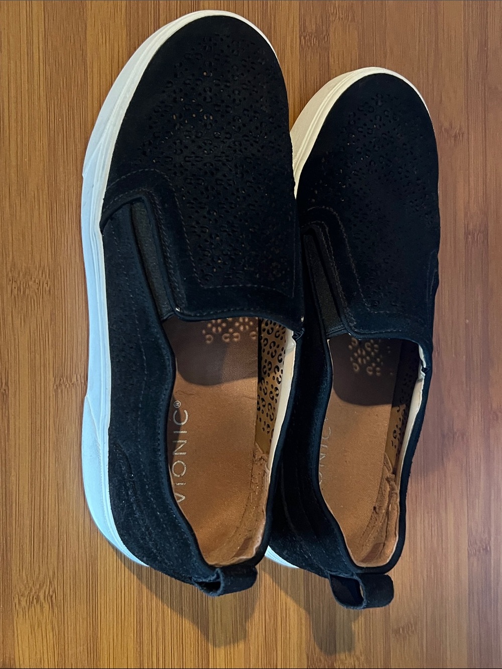 Vionic Kimmie Perf Sneaker NWOT